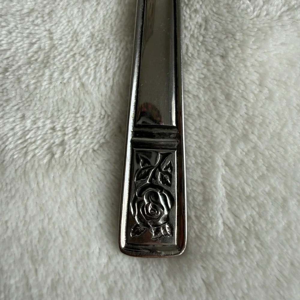 Vintage International Deluxe 5 Pc. Serving Utensil Set Rose Pattern‎ Spoons Fork